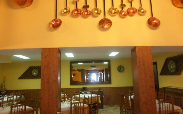 Hostal Restaurante Lujuan
