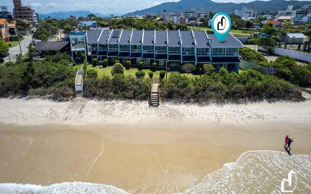 Duplex frente ao mar com 02 suítes climatizadas