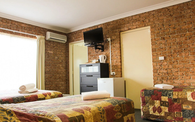 Motel 359