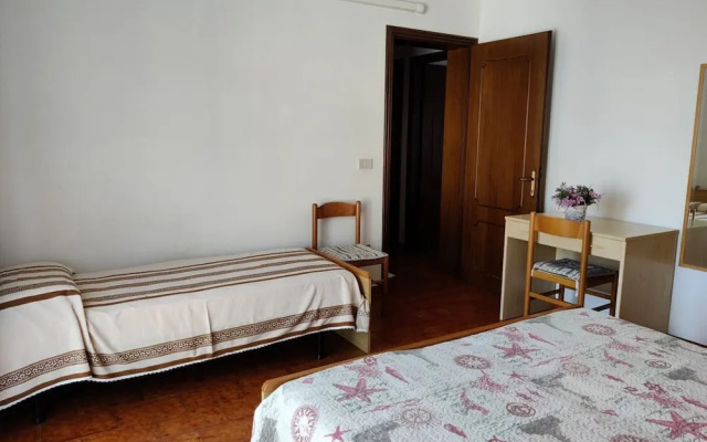 Spacious Apartment Close to the Beach - Beahost