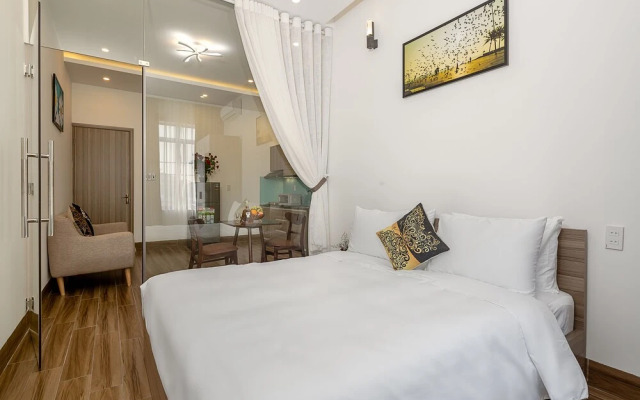 Van Apartment and Hotel