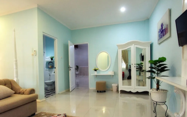 Omah Madam Bed & Breakfast