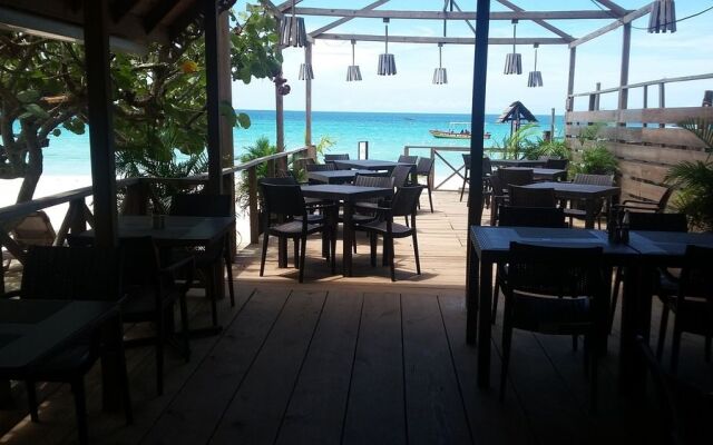 Beach House Villas and Hotel