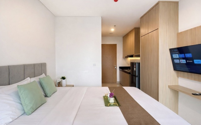 Homey Wooden Touch Studio At Apartment Ciputra World 2 – Guest Rooms – Jakarta