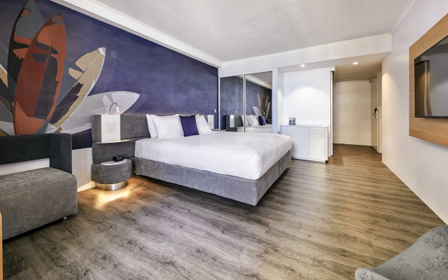 Novotel Surfers Paradise - Image 5