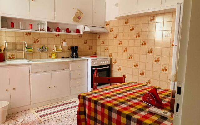 Small Apartment in Markopoulo center