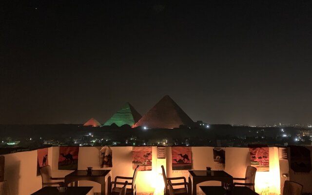 9 Pyramids Inn