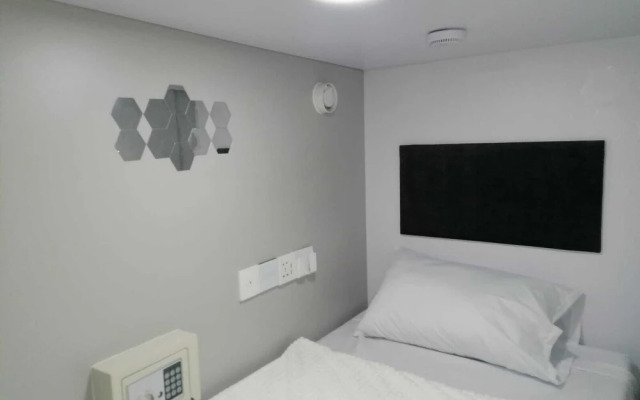Hotel Capzule Inn