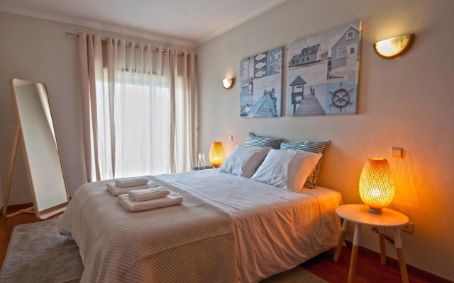 Cozy Beach Front with Rooftop