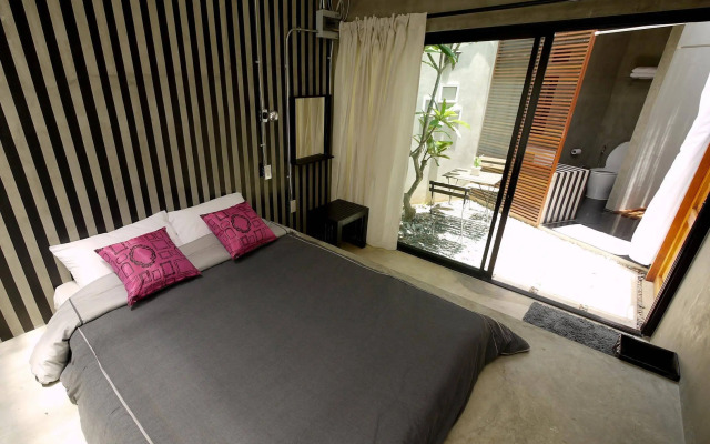PAUSE Resort & Bar