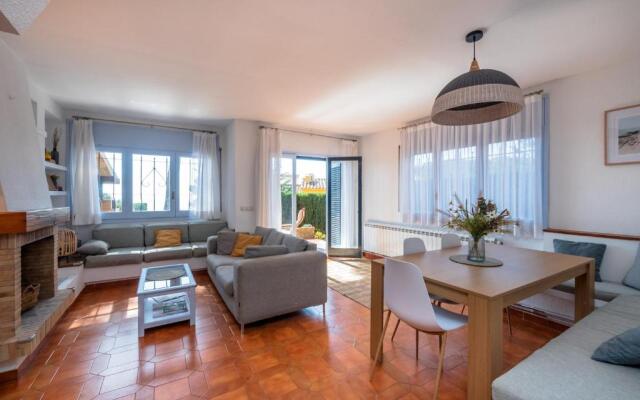 Ch-1 Calella DE Palafrugell 8 PAX