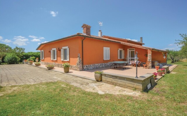 Stunning Home in Canale Monterano -rm- With 4 Bedrooms and Wifi