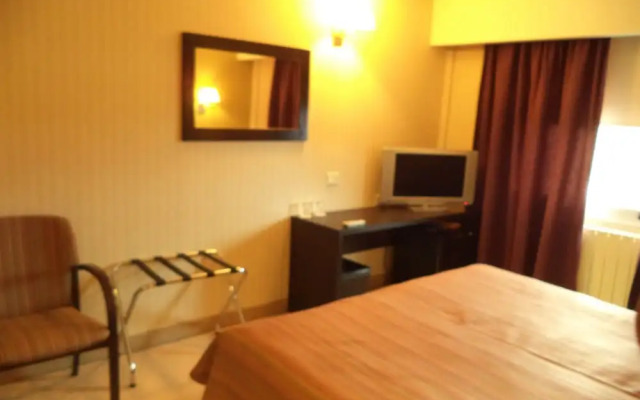 Hotel Mil 810