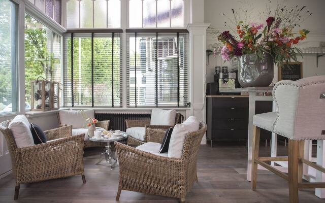 Zenzez Hotel & Lounge