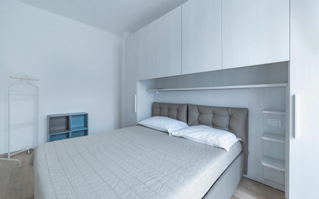 Milano Cosy APT with Balcony!