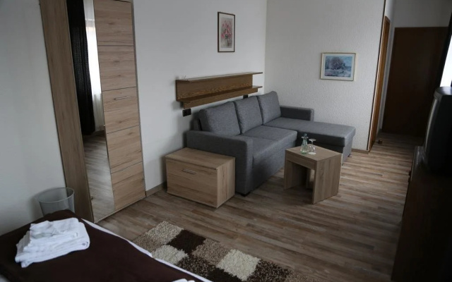 Ummen Hotel&Restaurant