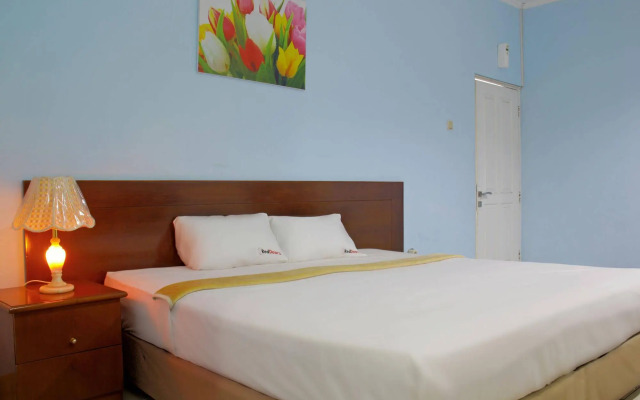 RedDoorz near Kampung Gajah