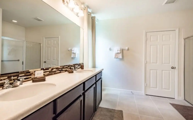 4 Bedroom 3 Bathroom Villa