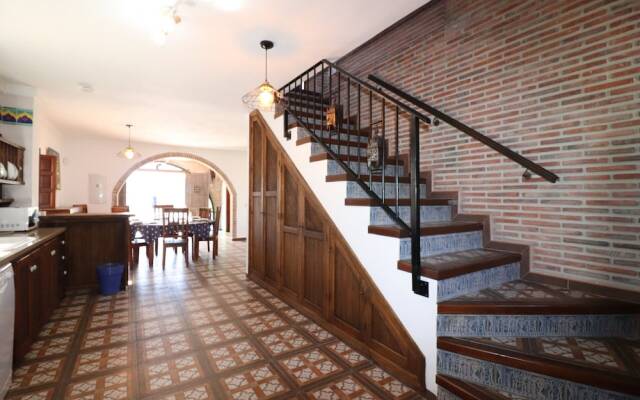 1071 Villa la Molineta