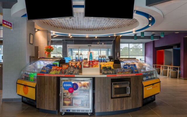 Tru by Hilton Radford, VA