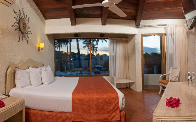 Cabo Blanco Hotel & Marina