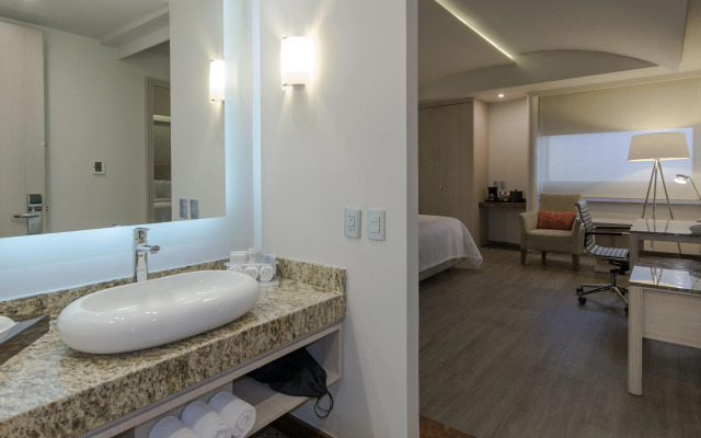 Holiday Inn Express Mexico - Toreo, an IHG Hotel