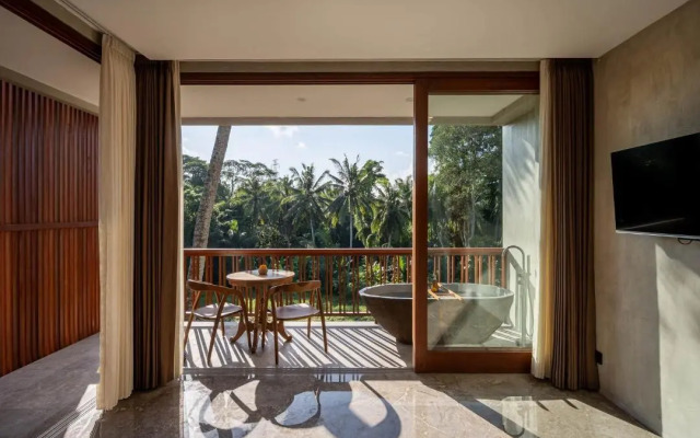 Unagi Wooden Villa by Emana