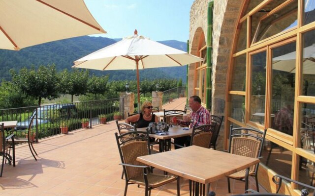 Modern Furnished Apartment Situated on the Ground Floor