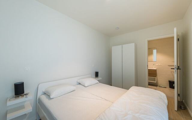 Bright Apartment Near the Center