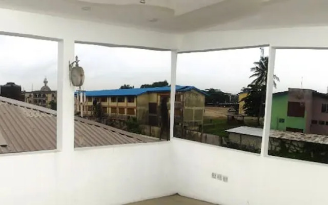 Inviting 2-bed Apartment in Lagos -canal Views