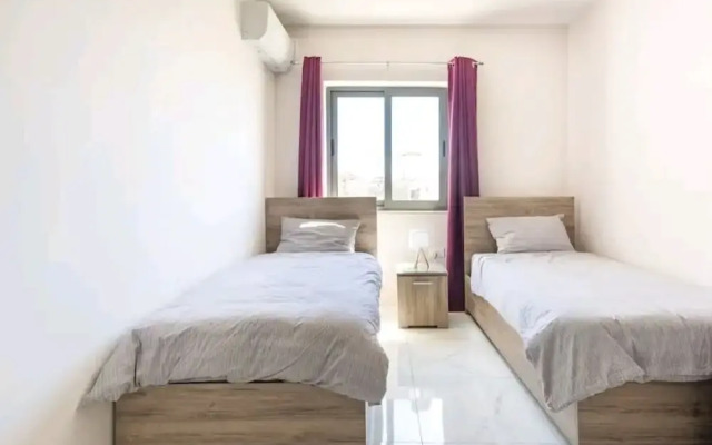Stylish 3bed Penthouse Close to the Blue Grotto