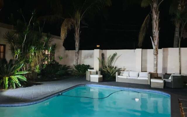 Room in Guest Room - Mash On 569 Rupert st