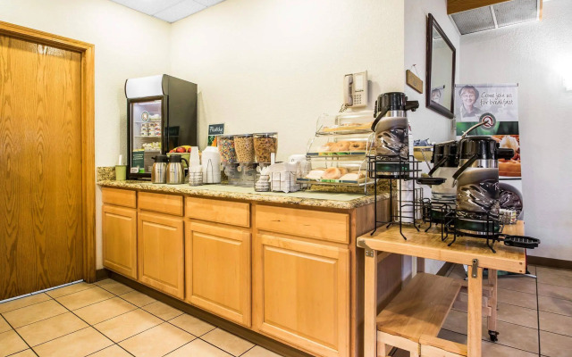 Quality Inn Mauston I-90