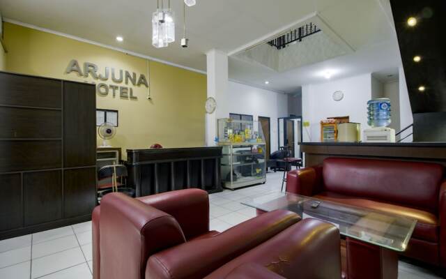 Zen Rooms Hotel Arjuna Bekasi