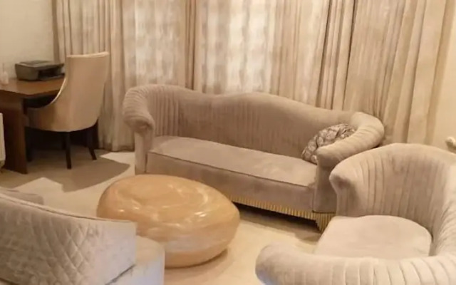 Safis Suites