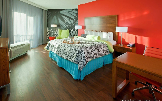 Hotel Indigo Columbus Architectural Center by IHG
