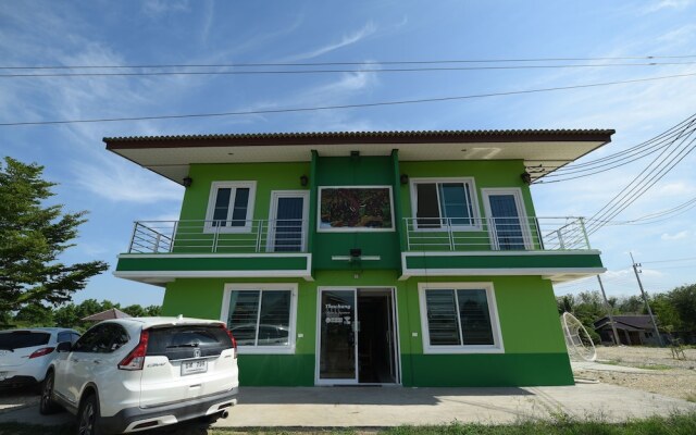 OYO 956 Thachang Resort