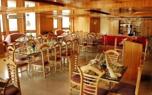 Hotel Singaar International