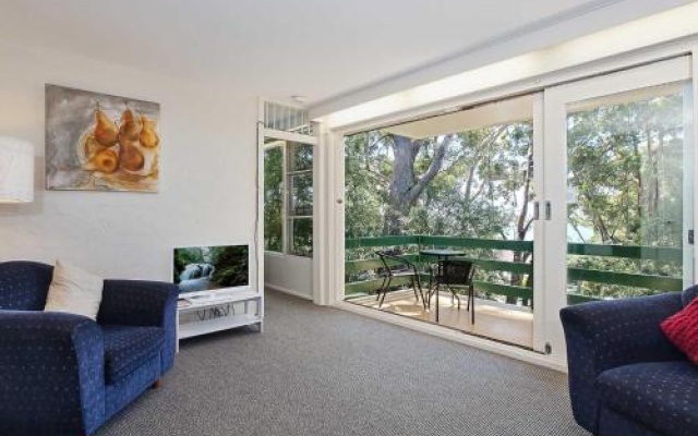 3 'Far Horizons' 77 Ronald Avenue - Cosy Comfortable Unit With Filtered Views – Balcony – Shoal Bay