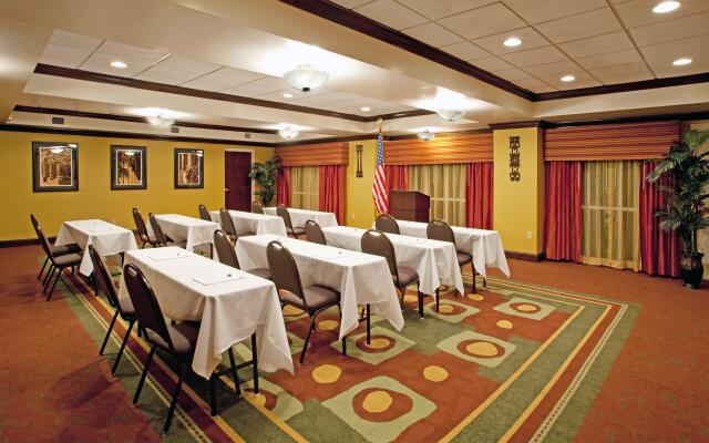 Holiday Inn Express & Suites Charleston-Ashley Phosphate by IHG