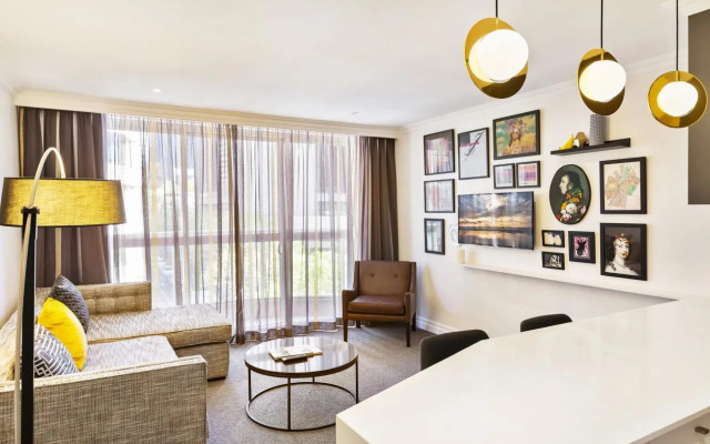 Mantra 2 Bond Street Sydney