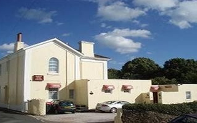 Ashurst Lodge Hotel