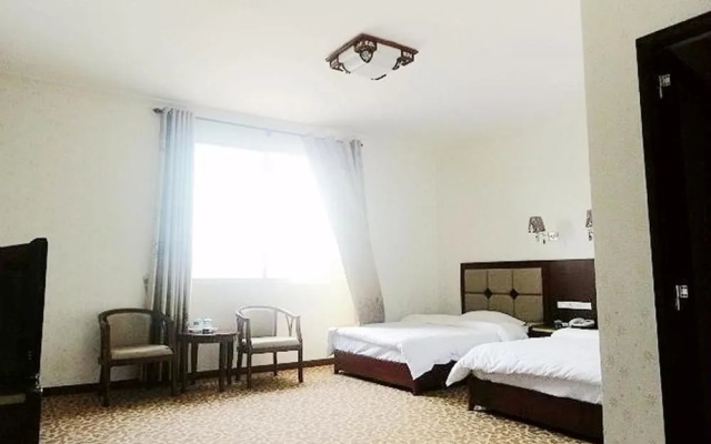 Yuanlong Business Hotel
