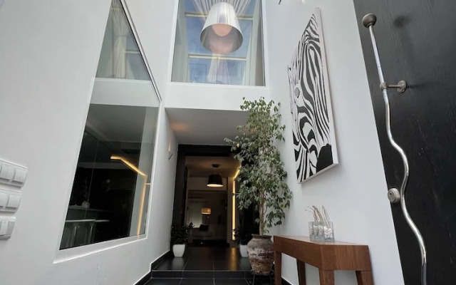 The Lake Villa Mountains & Sea view