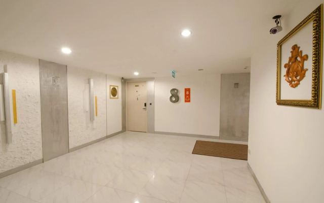 iCheck Inn Residences Sathorn