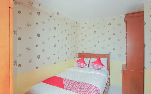 OYO 744 Cibubur Village Apartment