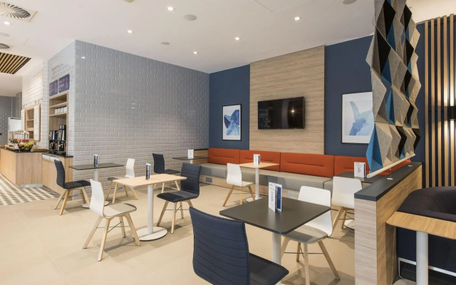 Holiday Inn Express Warsaw - Mokotow by IHG