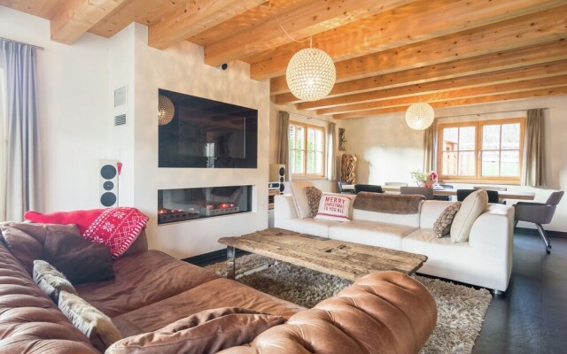 Chalet in Piesendorf with Sauna, Hot Tub, Pool, Whirlpool