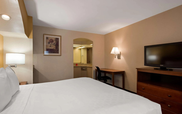 SureStay Hotel by Best Western East Brunswick
