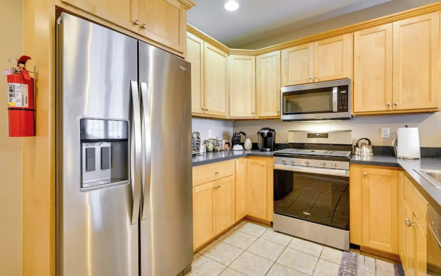 Wildwood Vacation Rental: Walk to Beach Access!